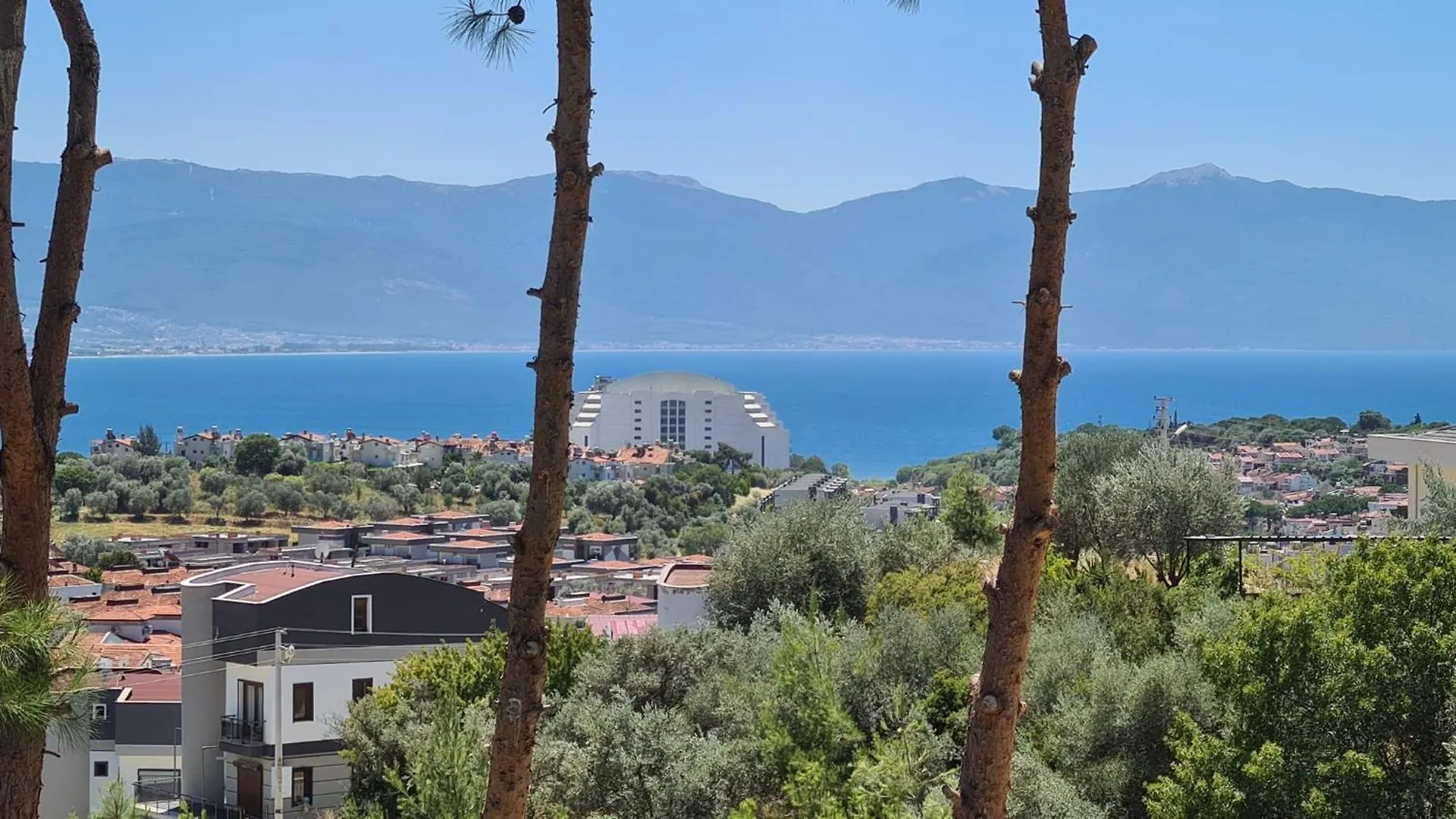 Oezel Havuzlu Lueks Villa Kusadası